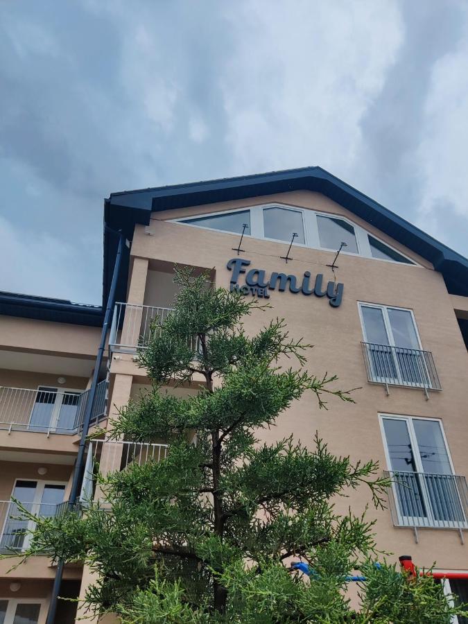 Family Hotel Hrybivka Eksteriør billede