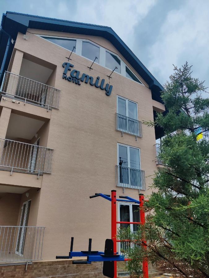 Family Hotel Hrybivka Eksteriør billede
